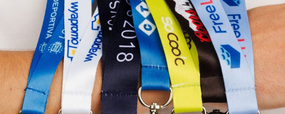 Lanyard personalizado con logo de empresa para eventos y promociones en España, baratos, lanyards online, lanyards personalizados por mayor, lanyards corporativos, lanyards baratos